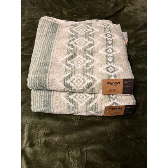 Wrangler Other - Wrangler Bath Towel Set Unisex OS Jericho Green NWT Cotton Southwestern Pattern